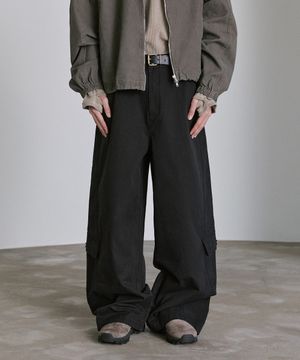 레이어 커브드 카고 팬츠 - 블랙