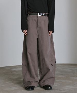 레이어 커브드 카고 팬츠 - 카키브라운