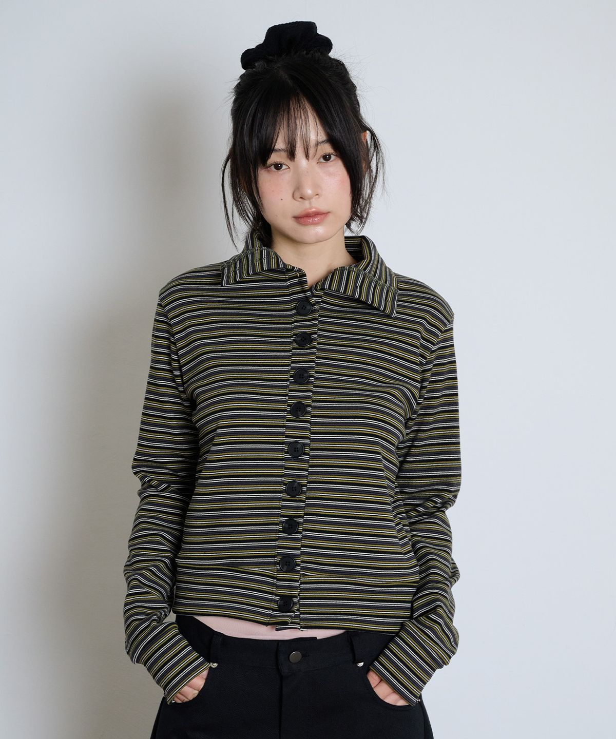 잇자바이브(ITZAVIBE) STRIPED HIGH NECK BUTTON CARDIGAN - OLIVE