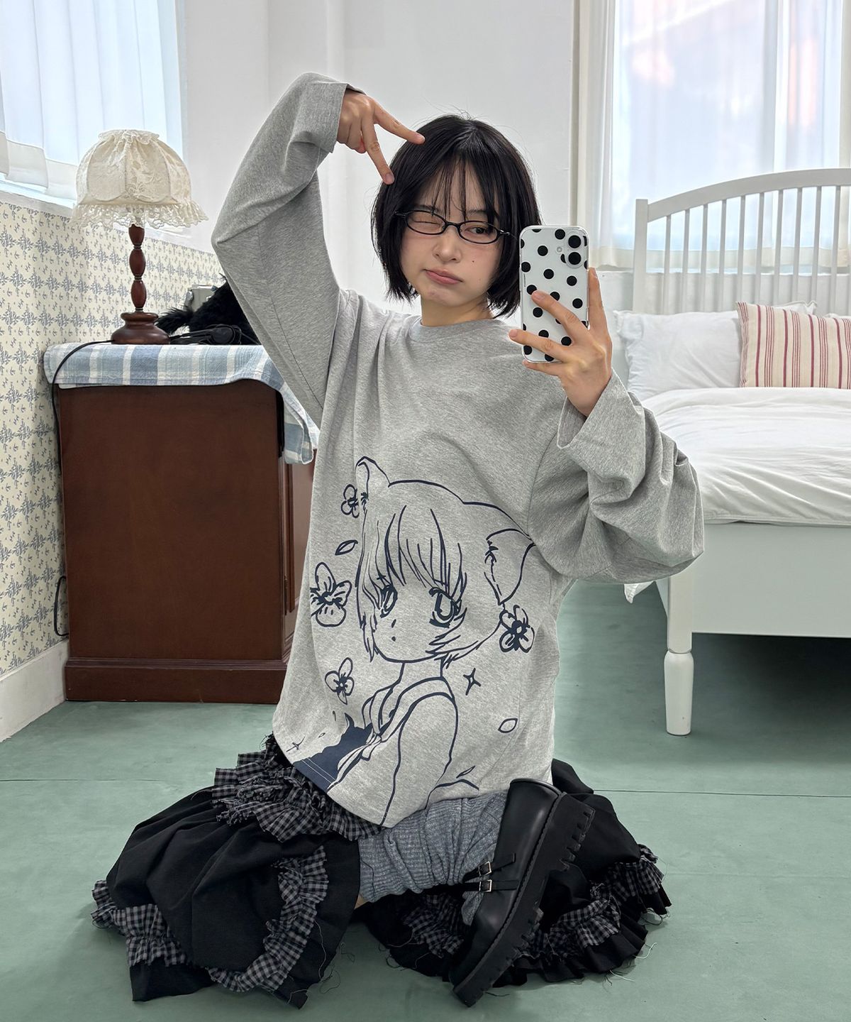 잇자바이브(ITZAVIBE) CAT GIRL & FLOWER LONG SLEEVE - GRAY