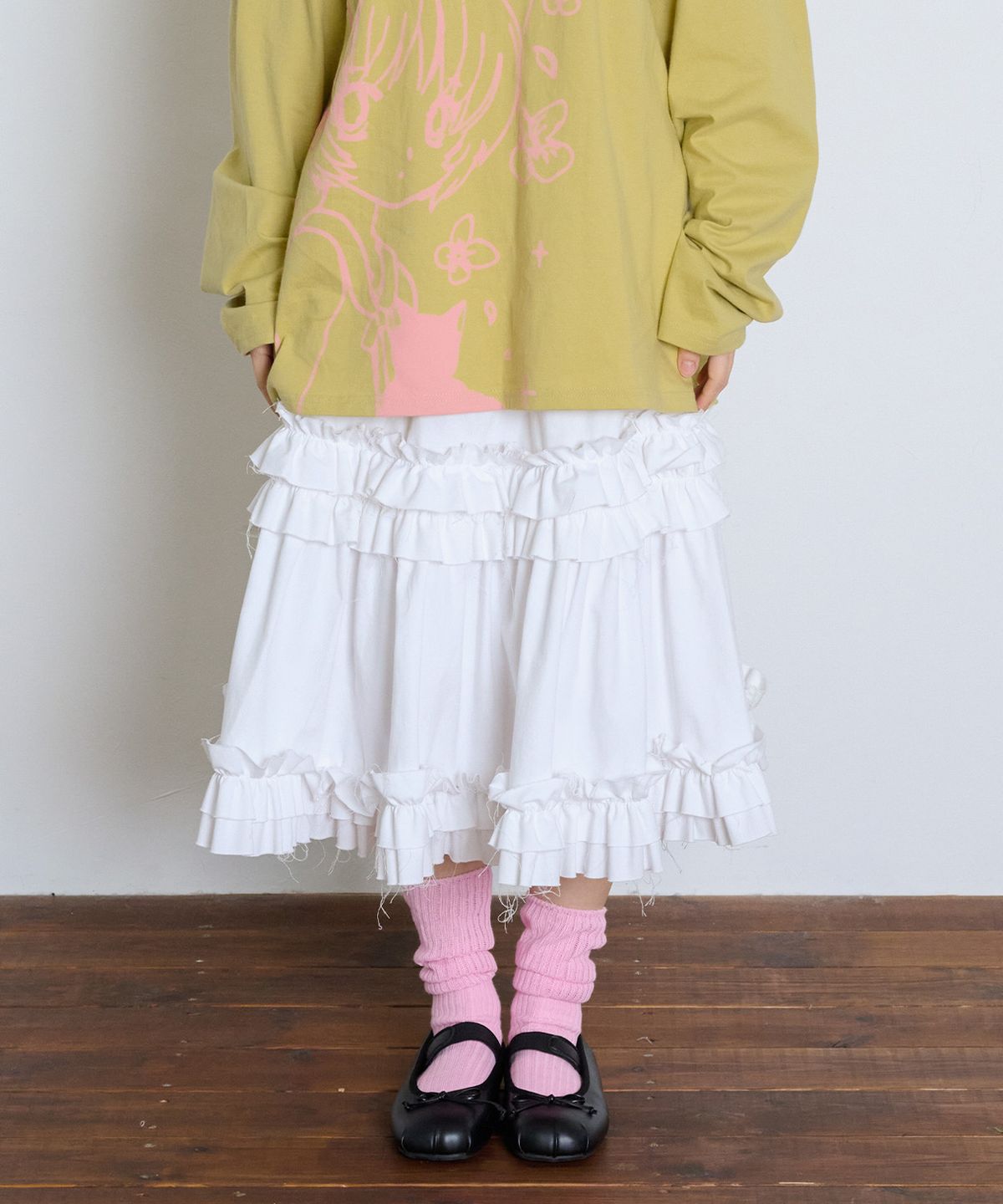 잇자바이브(ITZAVIBE) RUFFLE POINT SKIRT - WHITE