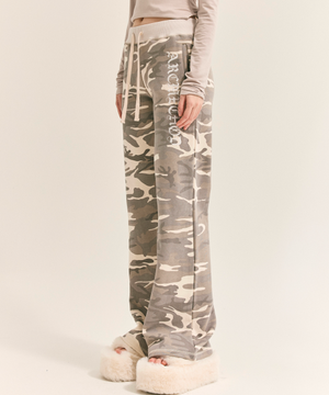 아크메서드 애프터 클래스 로고 부츠컷 팬츠 [카모]