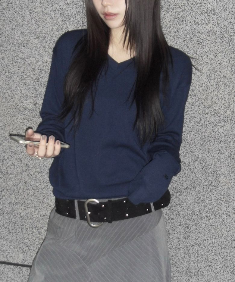 소프트 브이넥 소매 버튼 롱슬리브 네이비