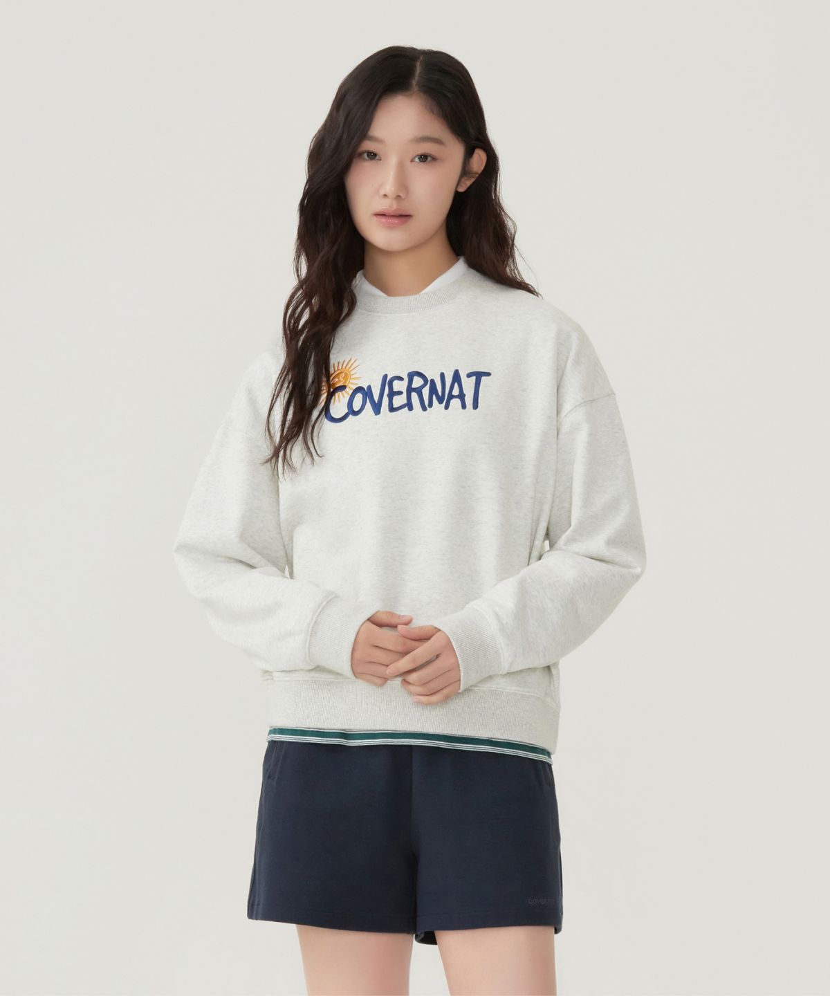 커버낫 우먼(COVERNAT WOMAN) 우먼 솔레이 그래픽 맨투맨 오트밀