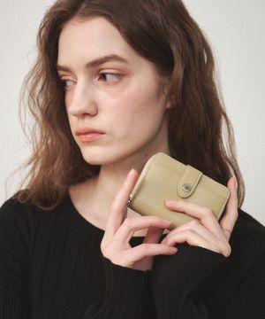 로고 버튼 지갑 올리브