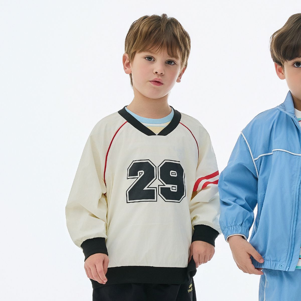 래핑차일드(LAUGHINGCHILD) 화섬 레터링 맨투맨 (86119-332-03)