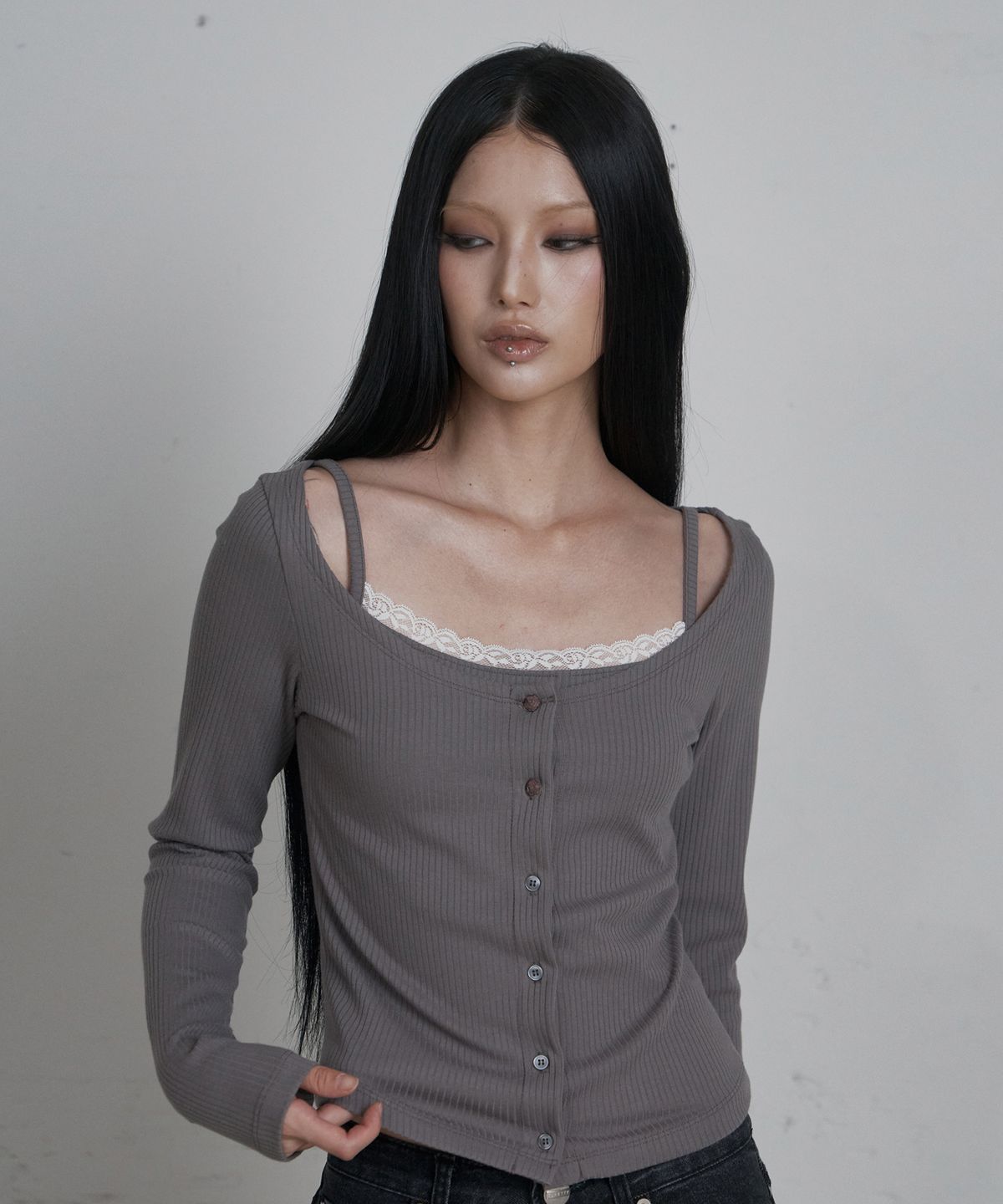 큐리티(CURETTY) C 2-WAY ROSE BUTTON CARDIGAN SET_CHARCOAL