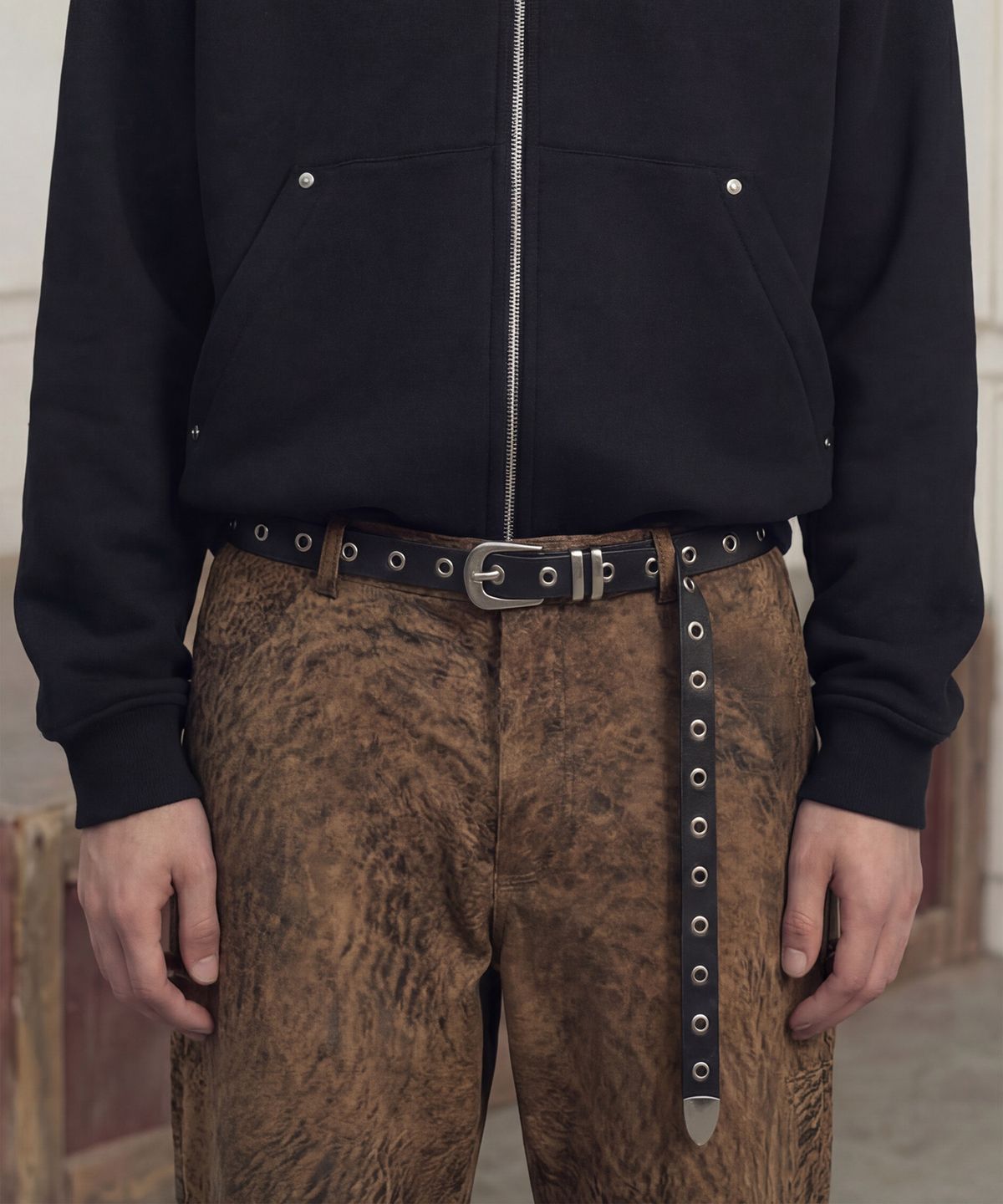 언더컨트롤 스튜디오(UNDERCONTROL STUDIO) 아일렛 소가죽 롱 벨트 LONG WESTERN BELT / EYELET / BLACK