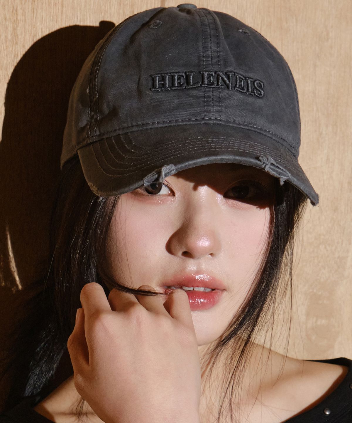 헬레네파리스(HELENE PARIS) HELENEIS 워시드 데미지 코튼 볼캡 [다잉 그레이]