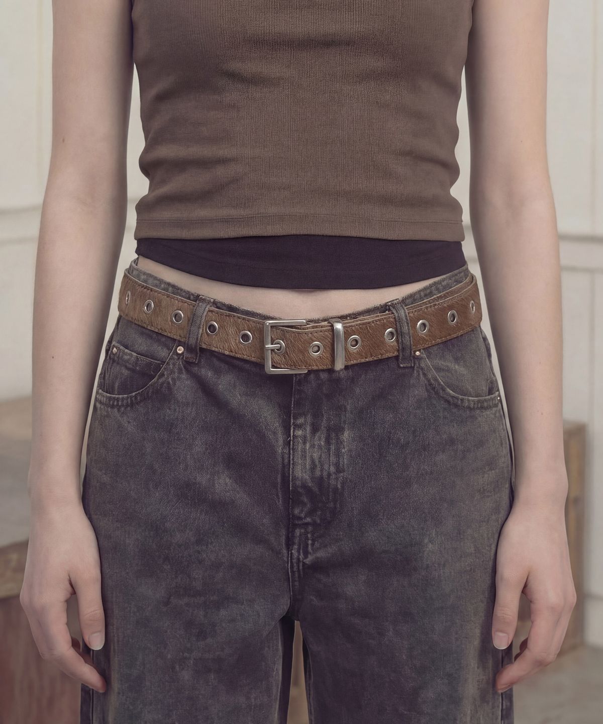언더컨트롤 스튜디오(UNDERCONTROL STUDIO) 아일렛 송치 벨트 HAIRCALF BELT / EYELET / BROWN