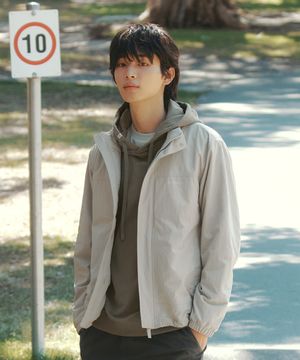 캠플 스탠드넥 바람막이 (S26ZMCWB12) Light Beige