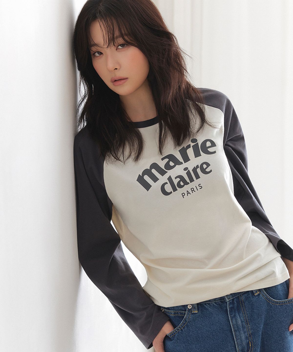 마리끌레르(MARIE CLAIRE) 아치 로고 래글런 롱슬리브(MAGALS07MIV)