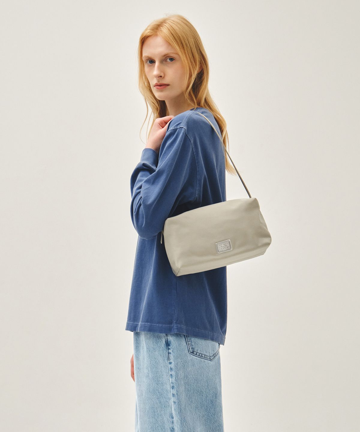 마리떼 프랑소와 저버(MARITHÉ + FRANҪOIS GIRBAUD) CLASSIC LOGO NYLON BOX BAG beige