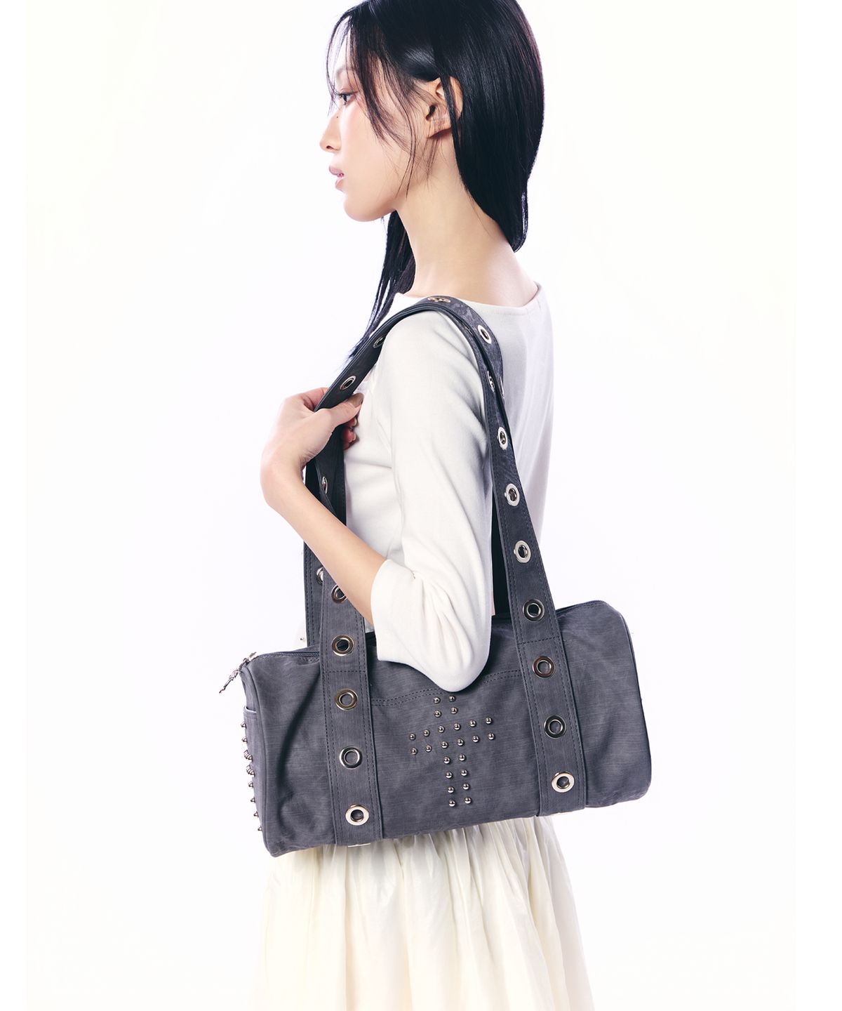 셋업이엑스이(SETUP-EXE) EYELET STRAP DUFFLE BAG / CHARCOAL