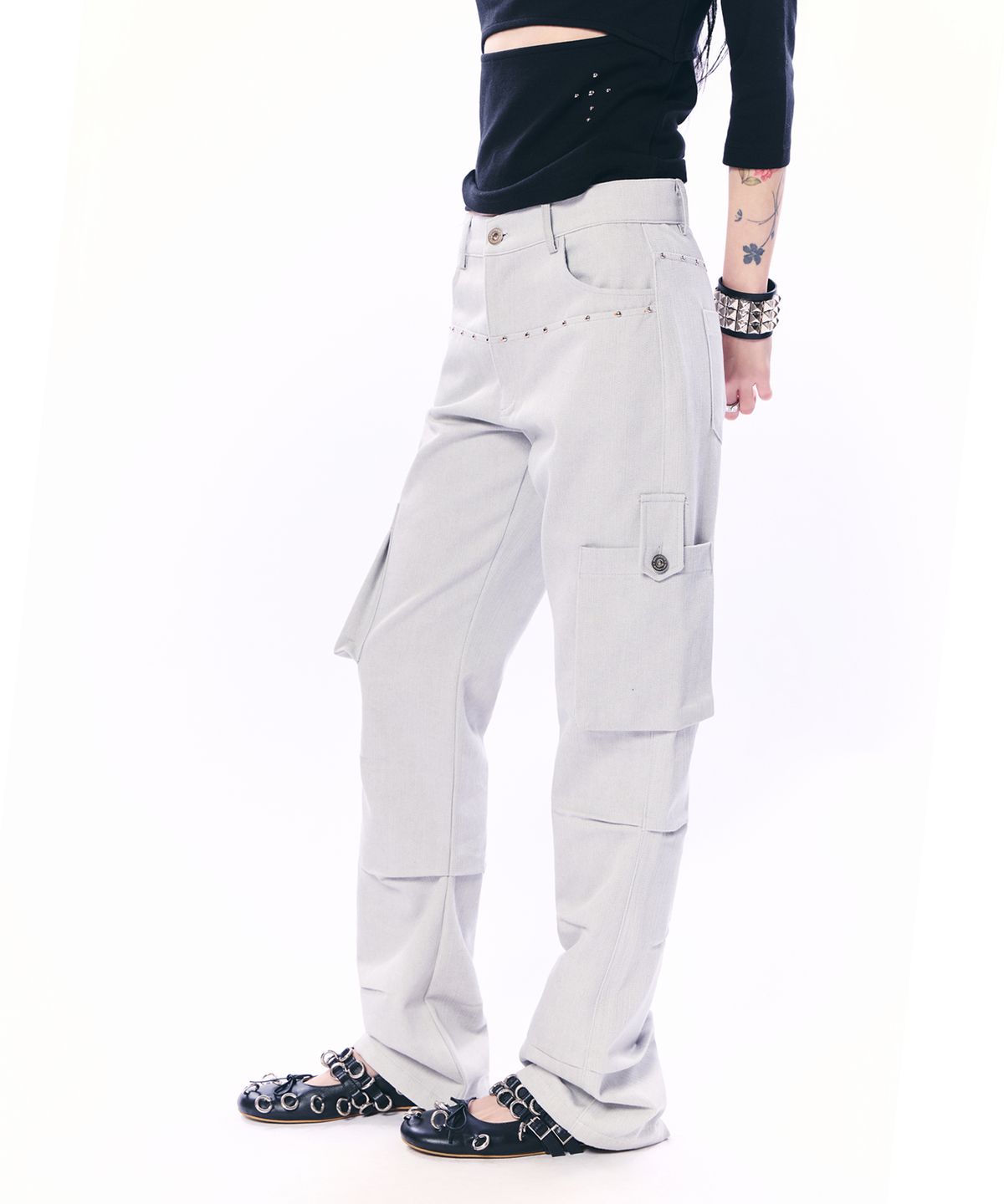 셋업이엑스이(SETUP-EXE) BOOTCUT CARGO PANTS / LIGHT GRAY