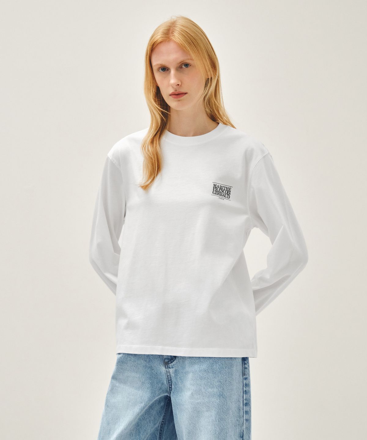 마리떼 프랑소와 저버(MARITHÉ + FRANҪOIS GIRBAUD) BACK CLASSIC LOGO LONG SLEEVE TEE white