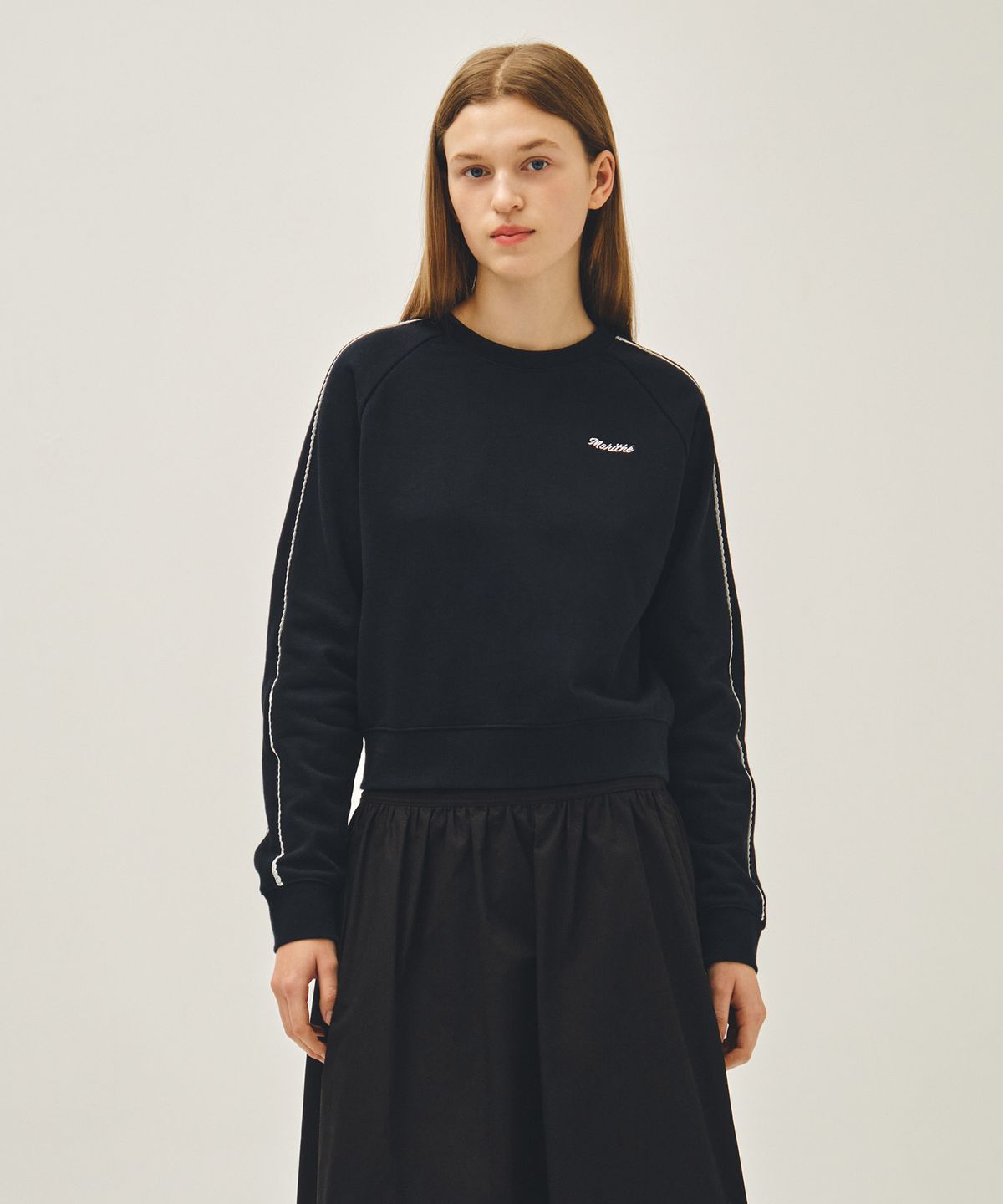 마리떼 프랑소와 저버(MARITHÉ + FRANҪOIS GIRBAUD) W LACE DETAIL CROP SWEATSHIRT navy