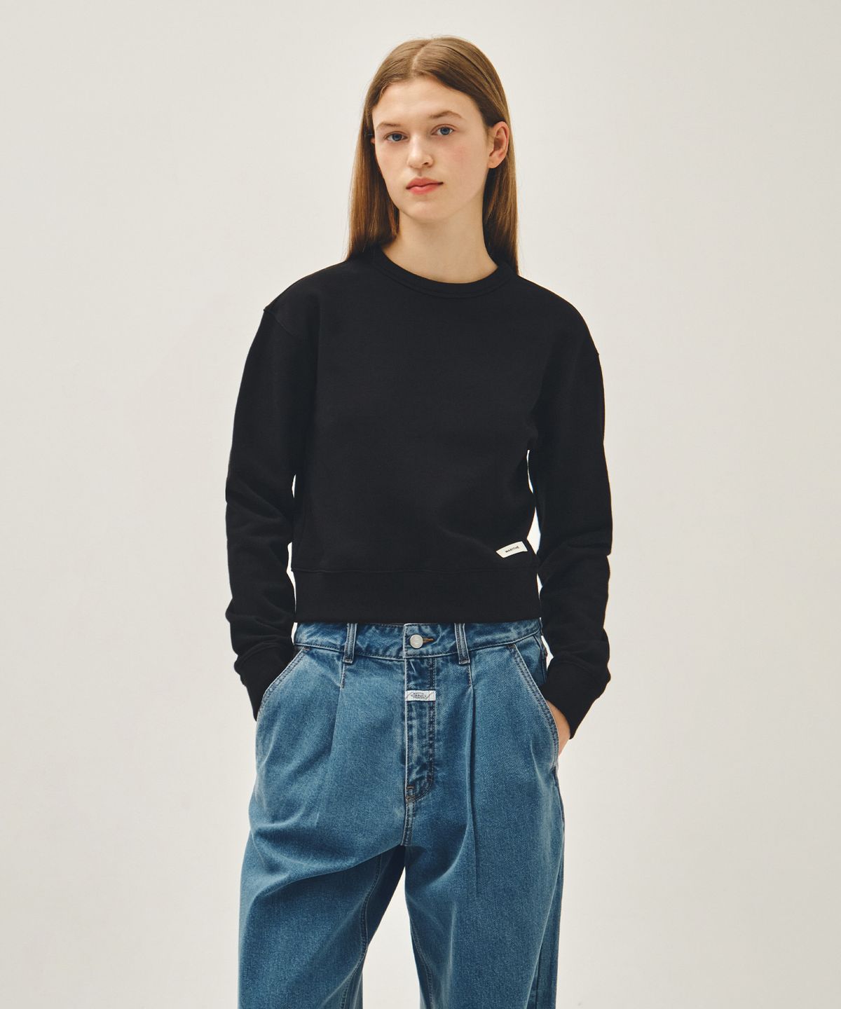 마리떼 프랑소와 저버(MARITHÉ + FRANҪOIS GIRBAUD) W BASIC CROP SWEATSHIRT black