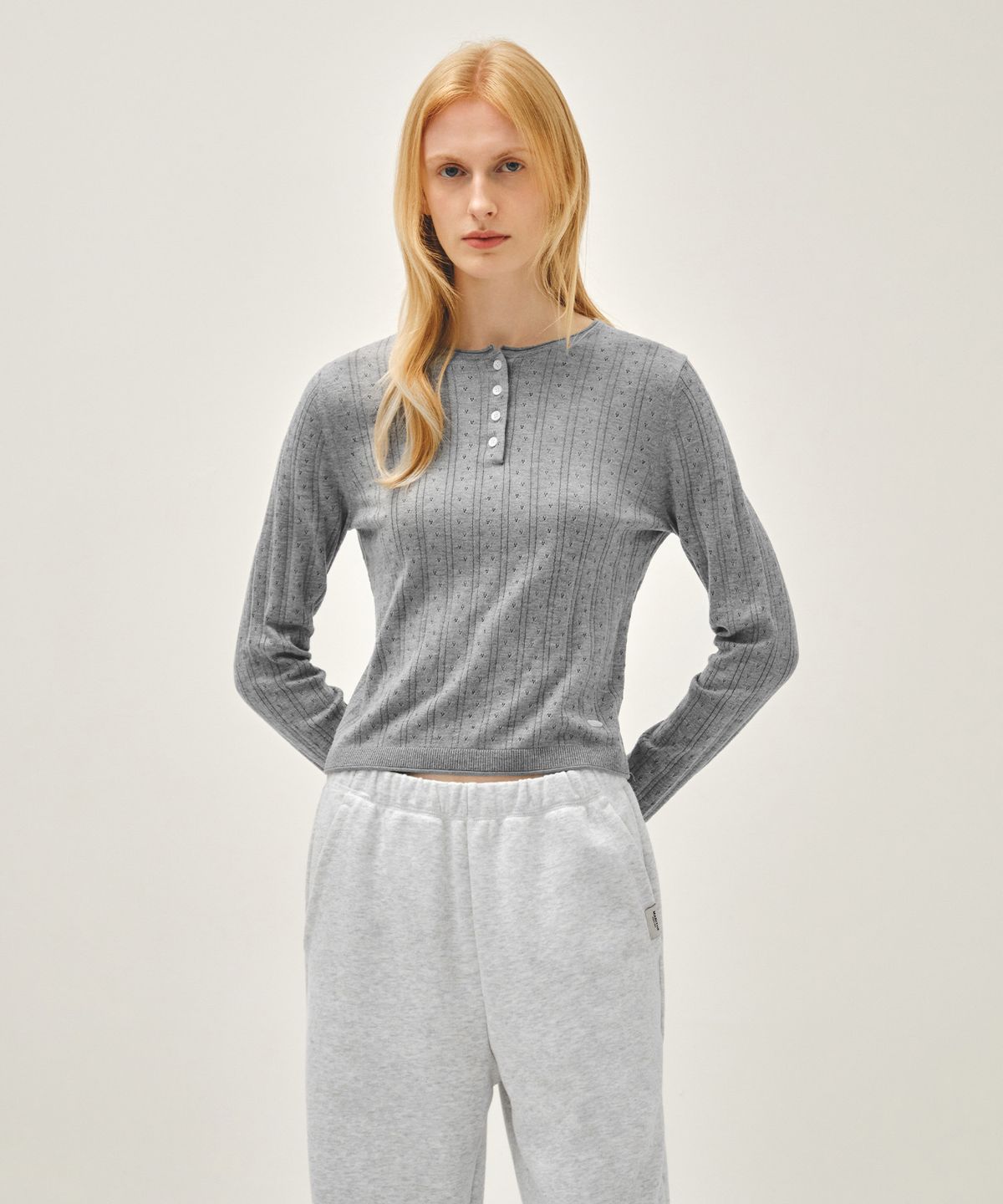 마리떼 프랑소와 저버(MARITHÉ + FRANҪOIS GIRBAUD) W CROCHET HALF BUTTON KNIT melange gray