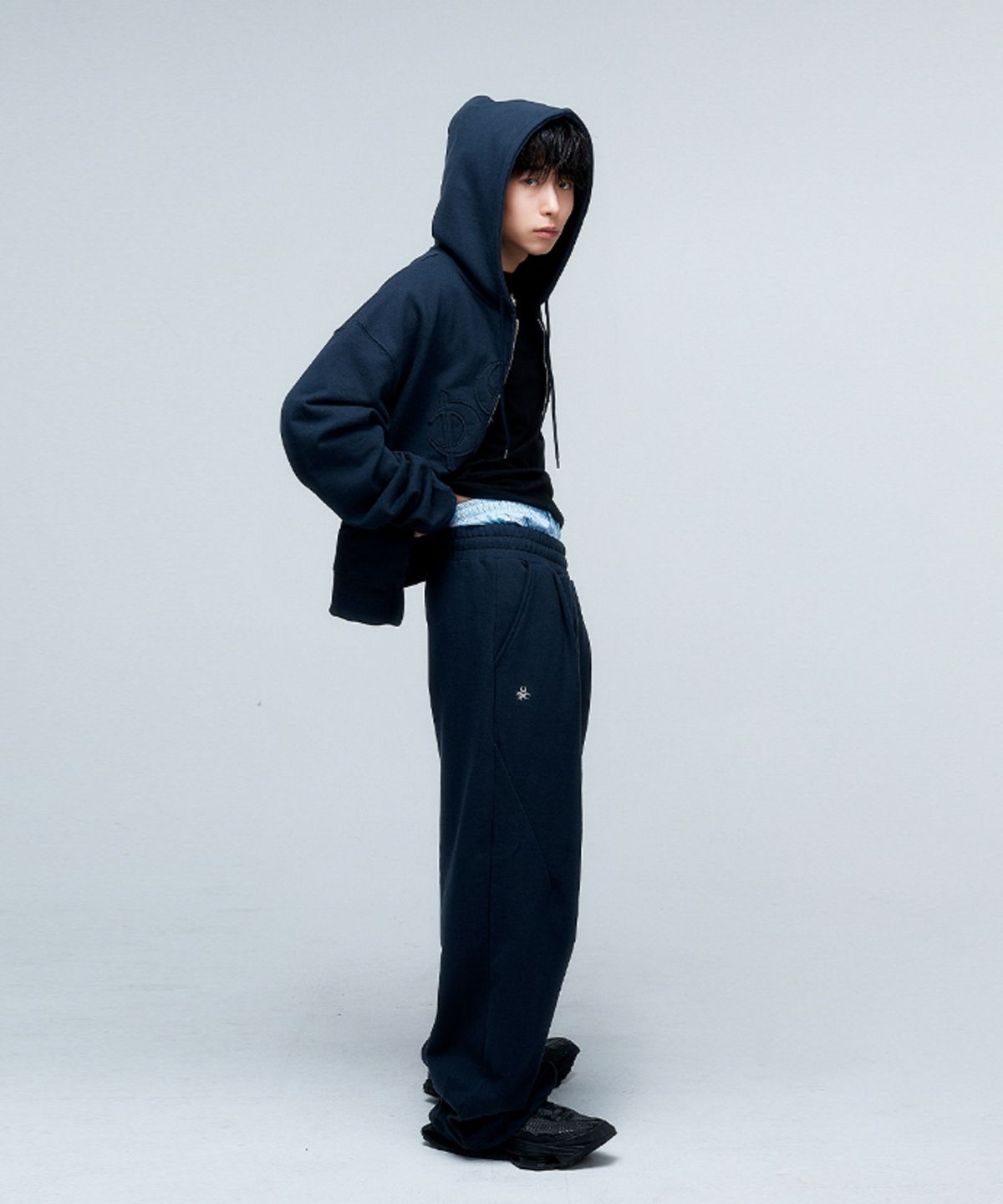 디오스피스(DAUSPICE) (DUC) Symbol Hoodie Zip-up & Sweat Pants Vintage Black SET-UP