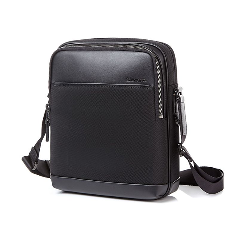 WADE 3 크로스백 BLACK UQ409003