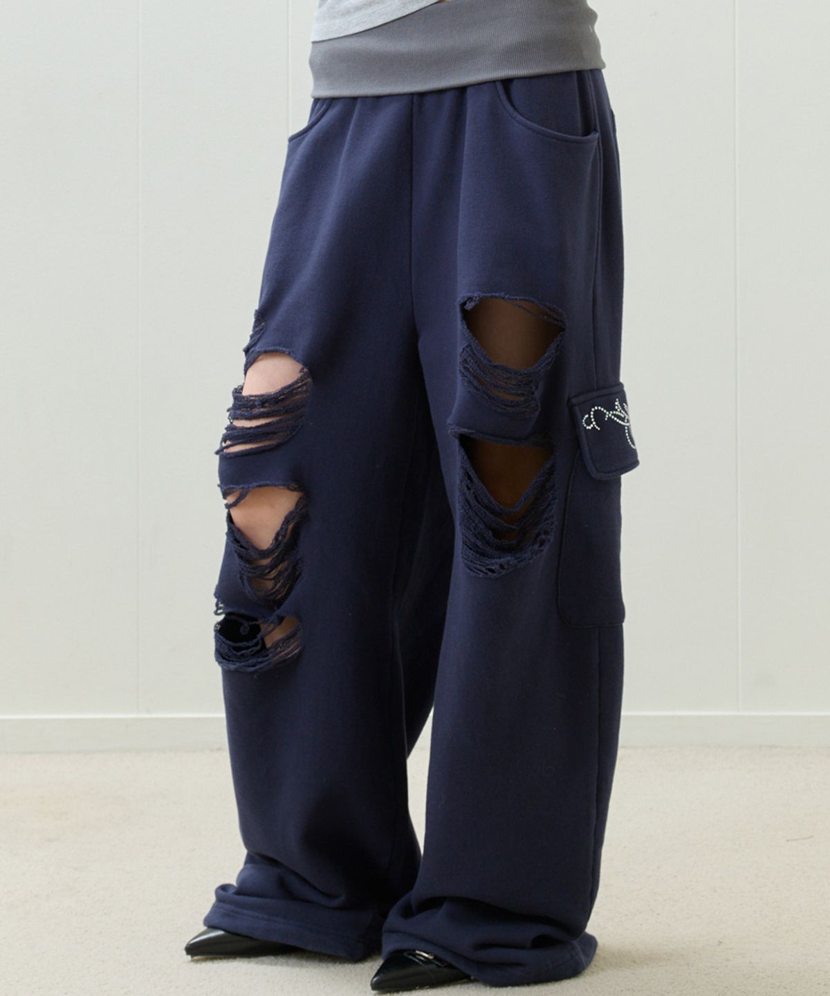 러브이즈트루(LUVISTRUE) EL DAMAGE COLORING TRAINING PANTS(NAVY)