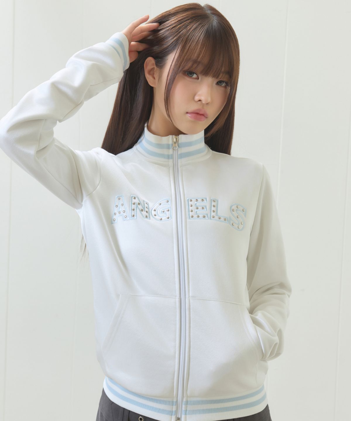 러브이즈트루(LUVISTRUE) EL ANGELS TRAINING ZIP UP(WHITE)