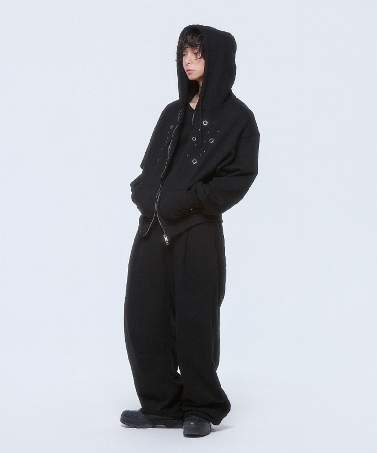 디오스피스(DAUSPICE) (DUC) Eyelet Stud Hoodie Zip-up & Sweat Pants Black SET-UP
