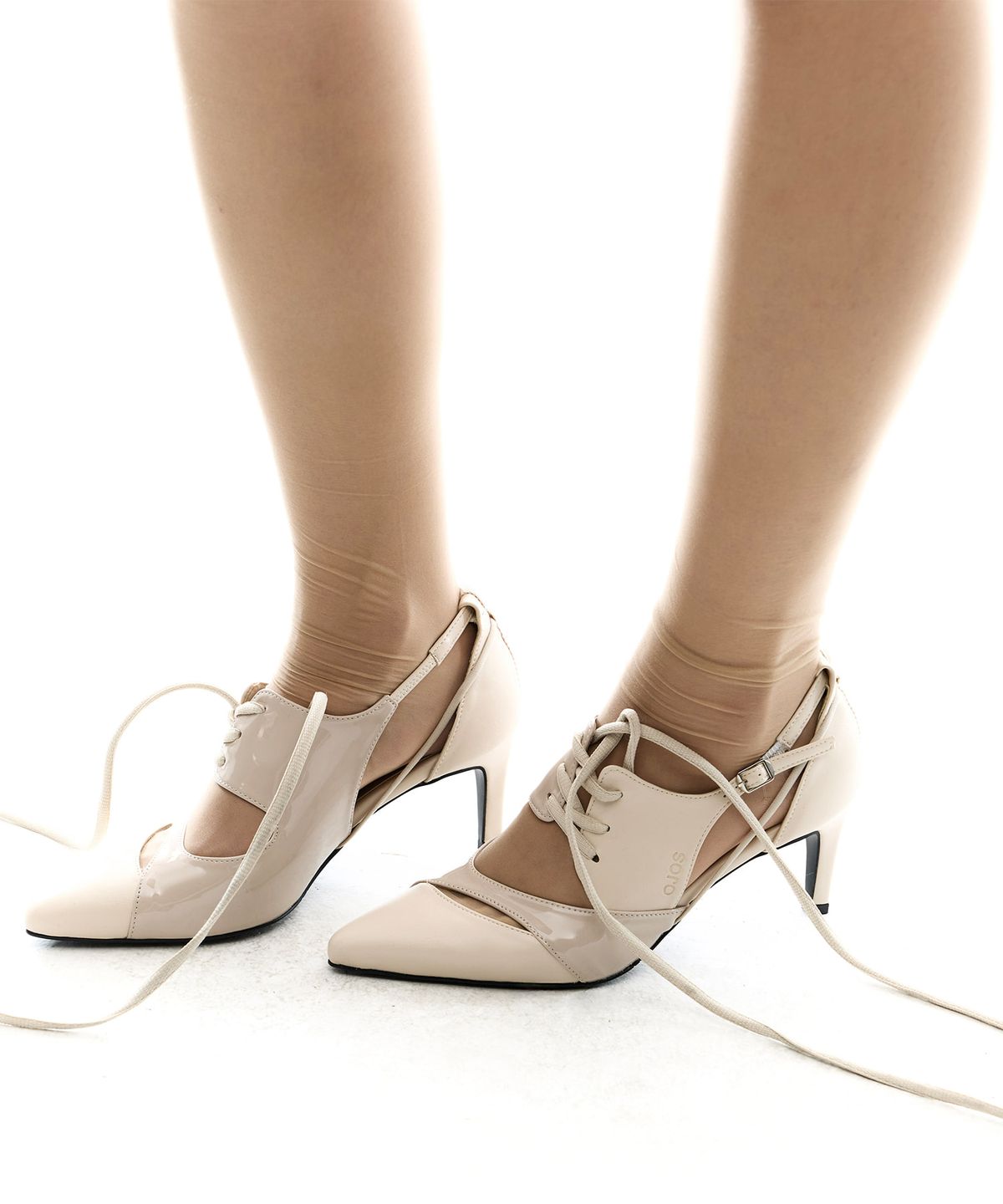 오호스(OJOS) Multistrap Stiletto Heels / Beige