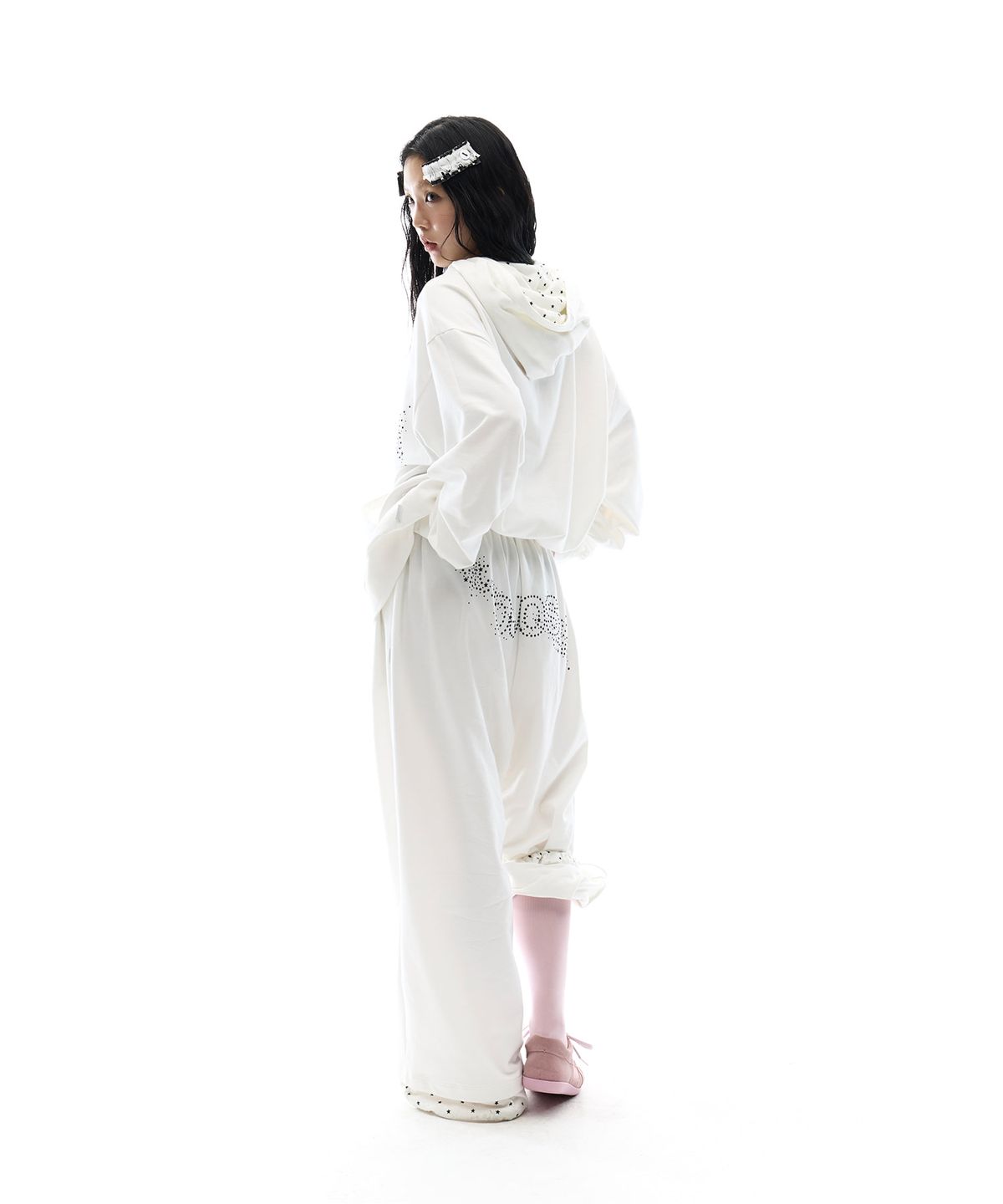 오호스(OJOS) Hotfix Logo Wide Sweatpants / Off White