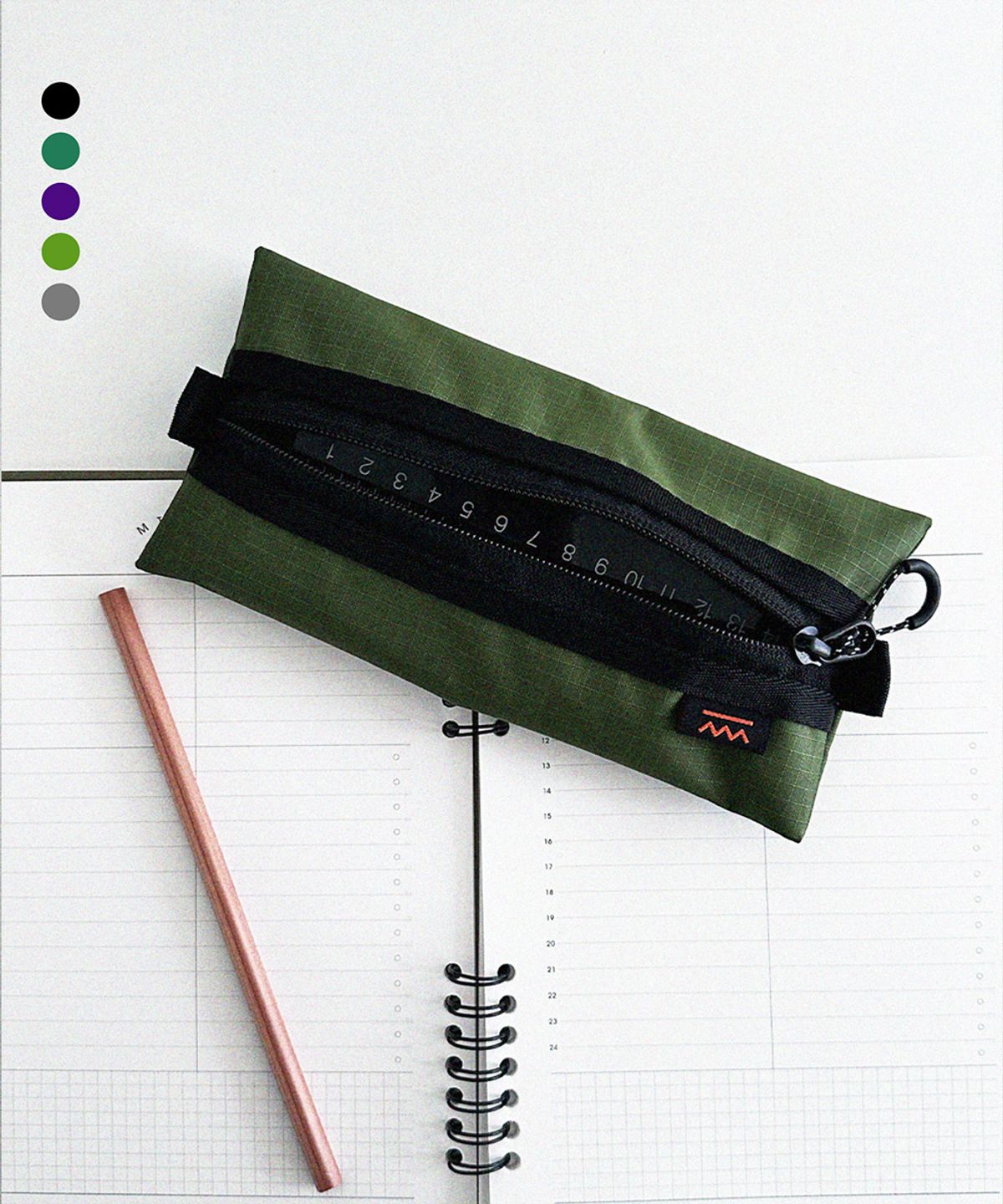 홉몰트이스트(HOPMALTYEAST) Pencil Case (5 Colors)