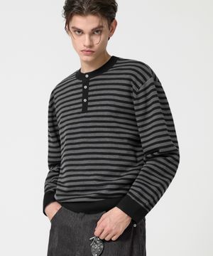 세미 크롭 헨리넥 니트_스트라이프 블랙