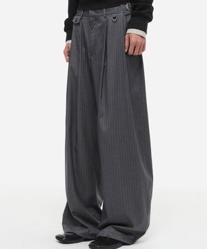 멀티 스트라이프 커브드 슬랙스 그레이