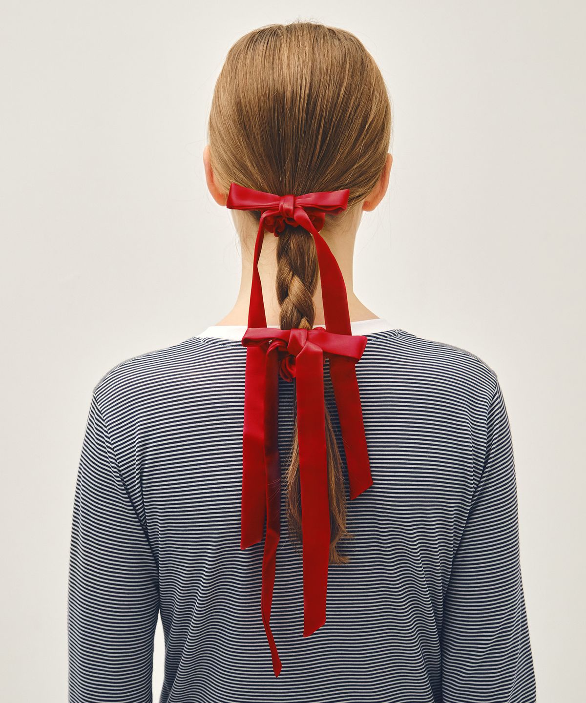 마리떼 프랑소와 저버(MARITHÉ + FRANҪOIS GIRBAUD) REGULAR LOGO SATIN HAIR RIBBON SCRUNCHIE 2PACK red