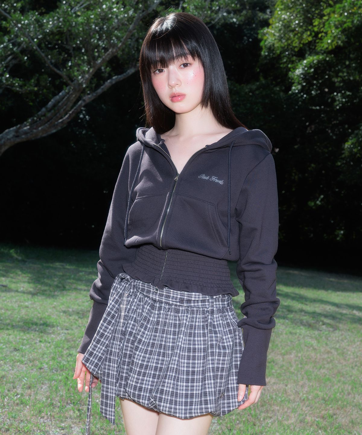 로제프란츠(ROSEFRANTZ) Smoke Ruffle Hood Zip-Up [Charcoal]