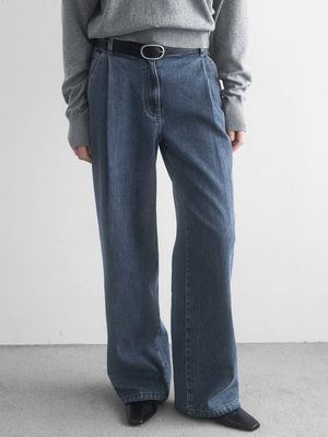 TEXTURED TUCK CURVED DENIM PANTS (PT-5739)