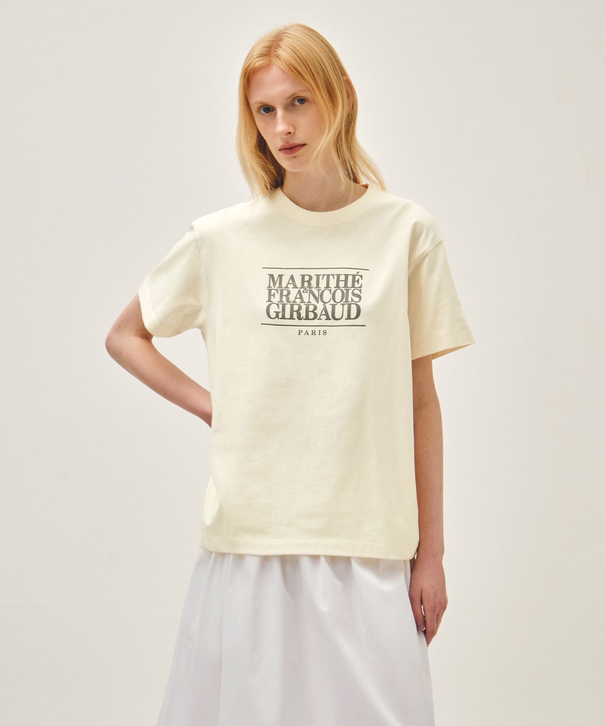마리떼 프랑소와 저버(MARITHÉ + FRANҪOIS GIRBAUD) CLASSIC LOGO TEE cream