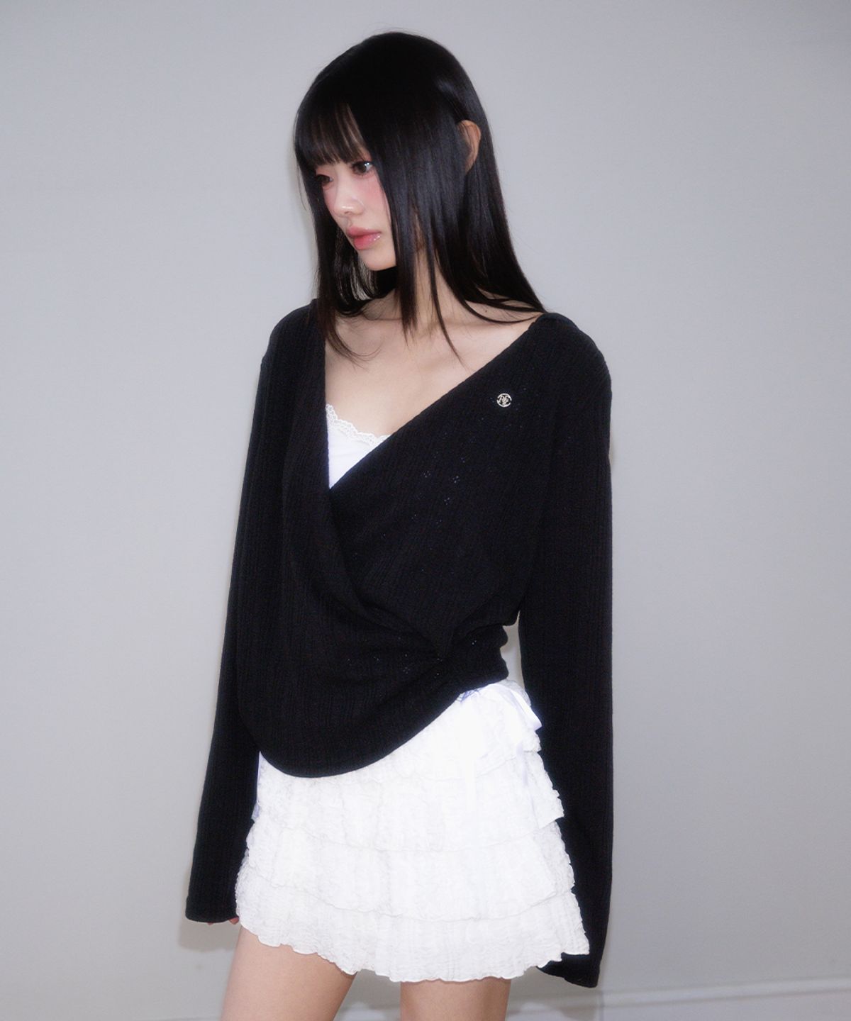 로제프란츠(ROSEFRANTZ) Wrap Shirring Hood Long Sleeve [Black]