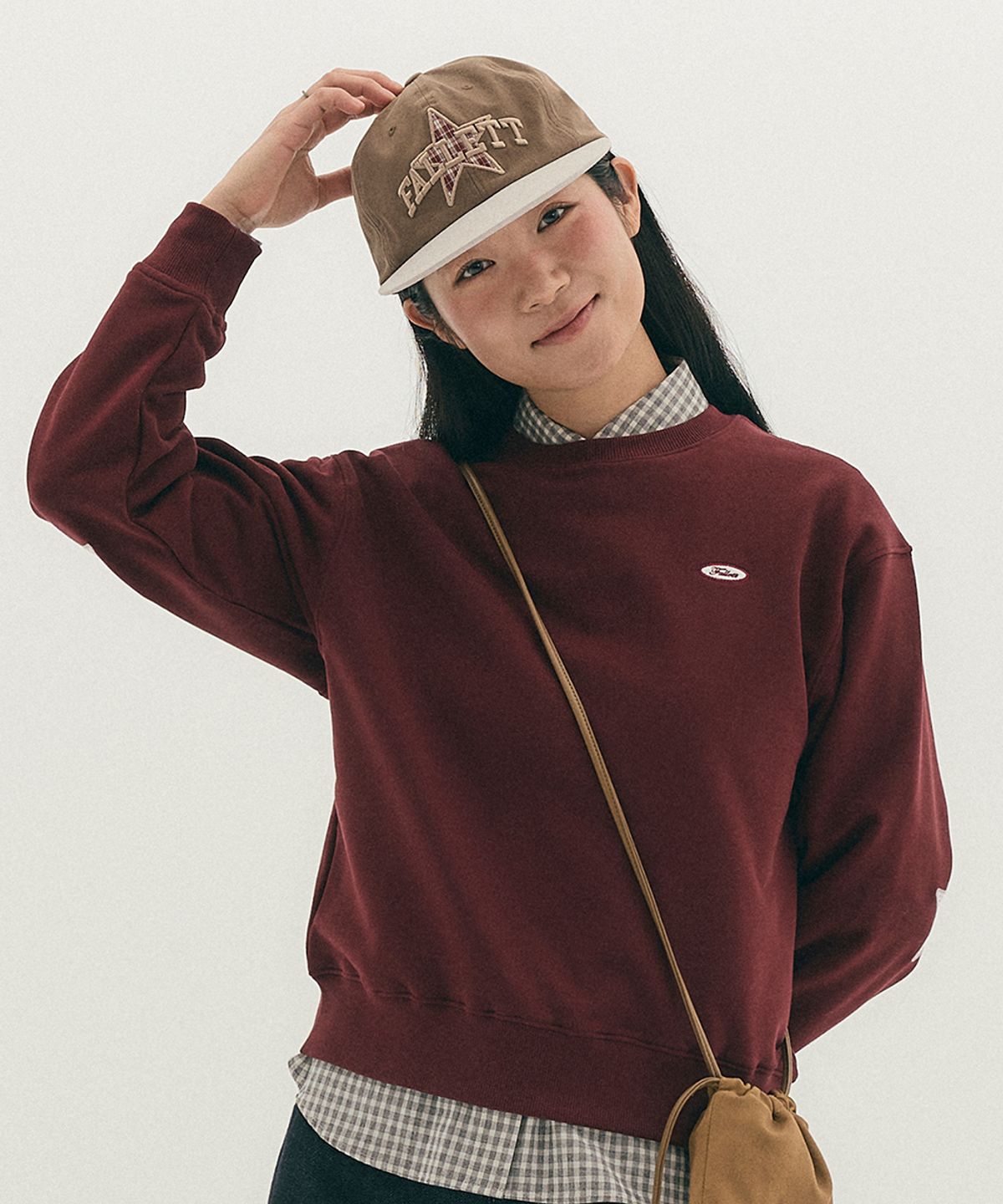 팔렛(FALLETT) 엘보우 스타 패치 맨투맨 버건디