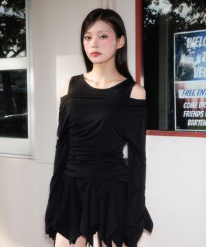 Layered Shirring Long Sleeve [Black]