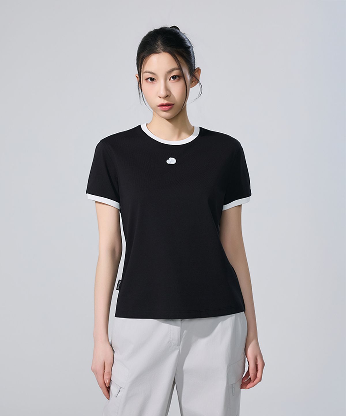 디스커버리 익스페디션(DISCOVERY EXPEDITION) 여성 프레시벤트 에센셜 링거티셔츠 (BLACK)