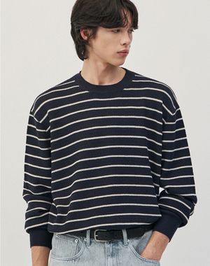 이지온 세미 오버핏 스트라이프 라운드넥 니트 [네이비]