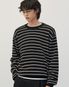 이지온 세미 오버핏 스트라이프 라운드넥 니트 [블랙]