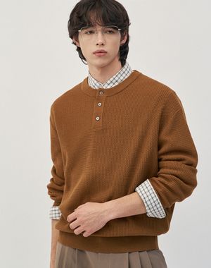 이지온 세미 오버핏 헨리넥 니트 [브라운]