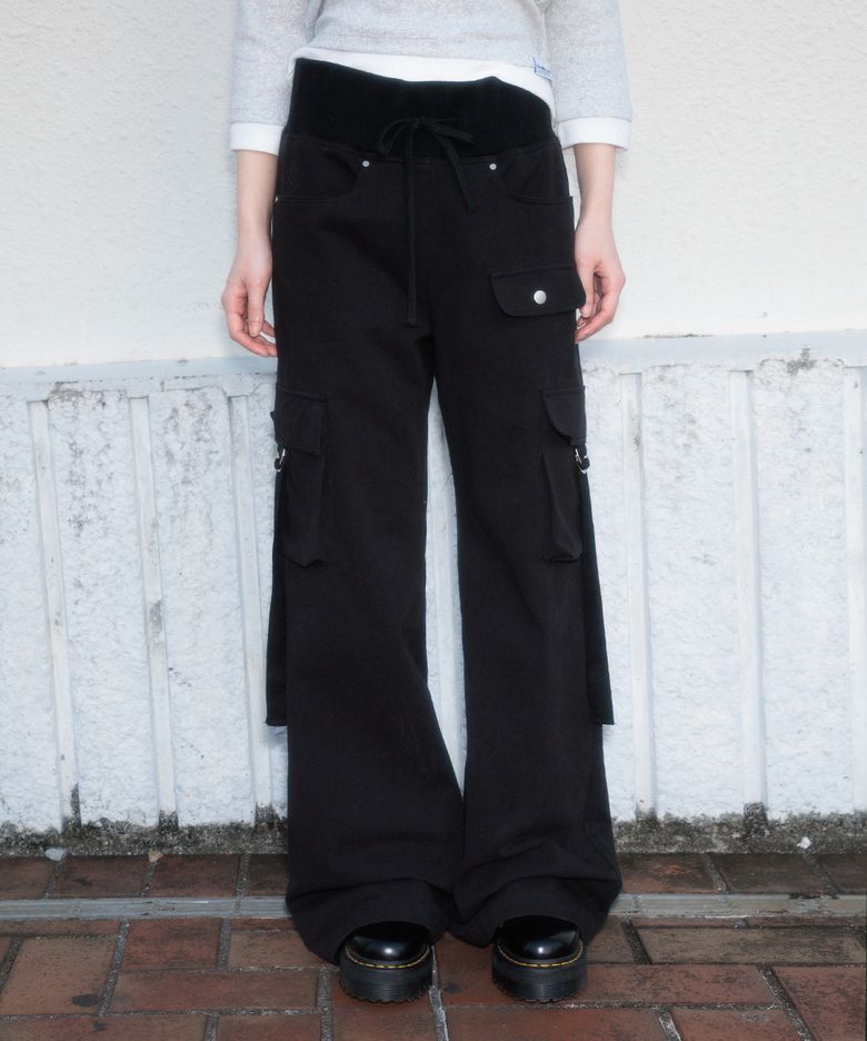 Cargo Slim Bootcut Pants [Black]