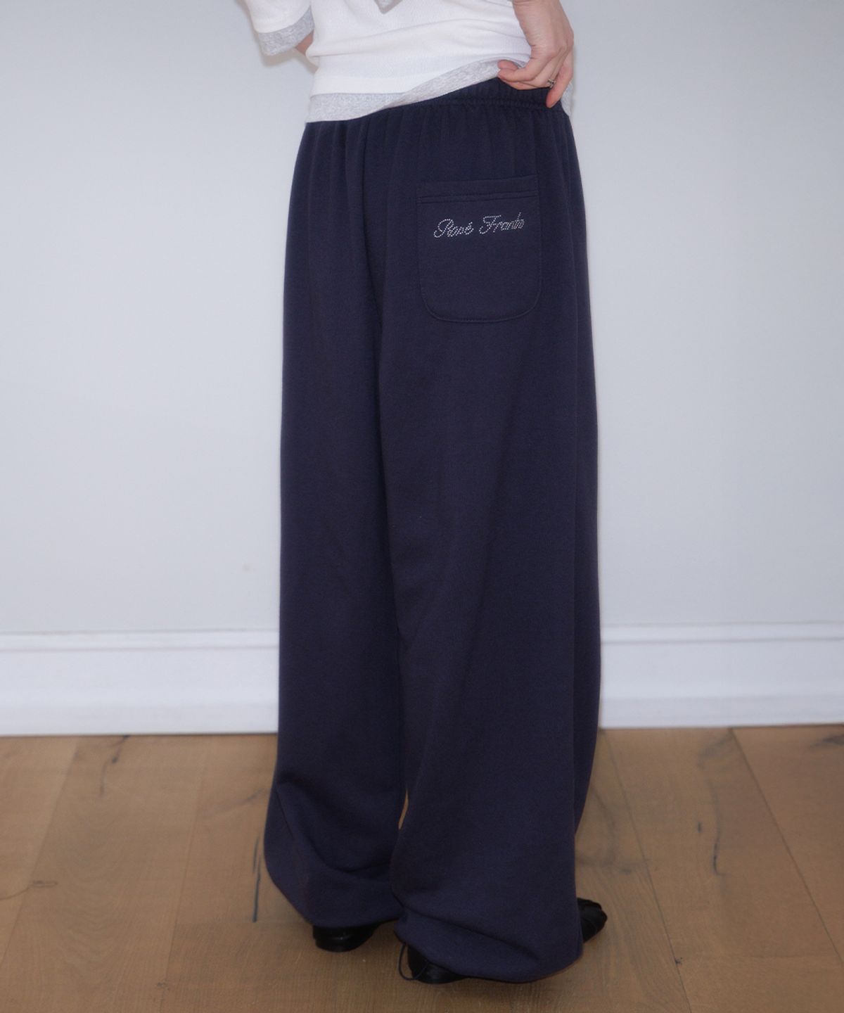 로제프란츠(ROSEFRANTZ) Back Pocket String Sweatpants [Charcoal]