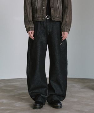 [피인오 X 디나쑈] 논페이드 생지 커브드 데님 - 블랙