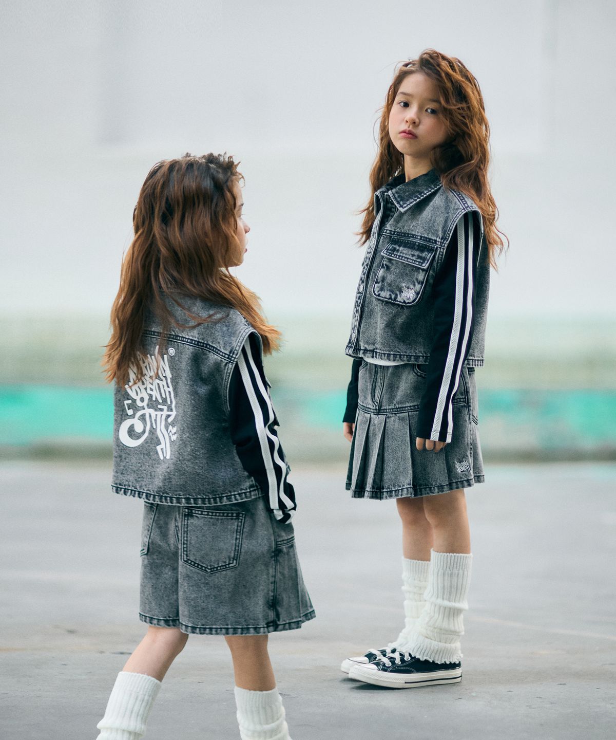 브라운브레스 키즈(BROWNBREATH KIDS) KIDS GIRL CROP DENIM VEST SETUP - DARK GREY