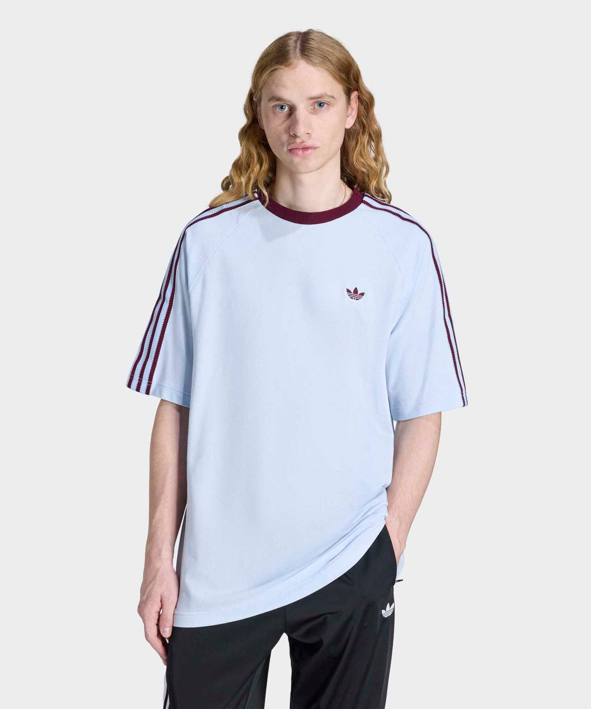 아디다스(ADIDAS) BRITCORE 쇼트 슬리브 링거 티셔츠 - 클리어스카이 / HZ3831