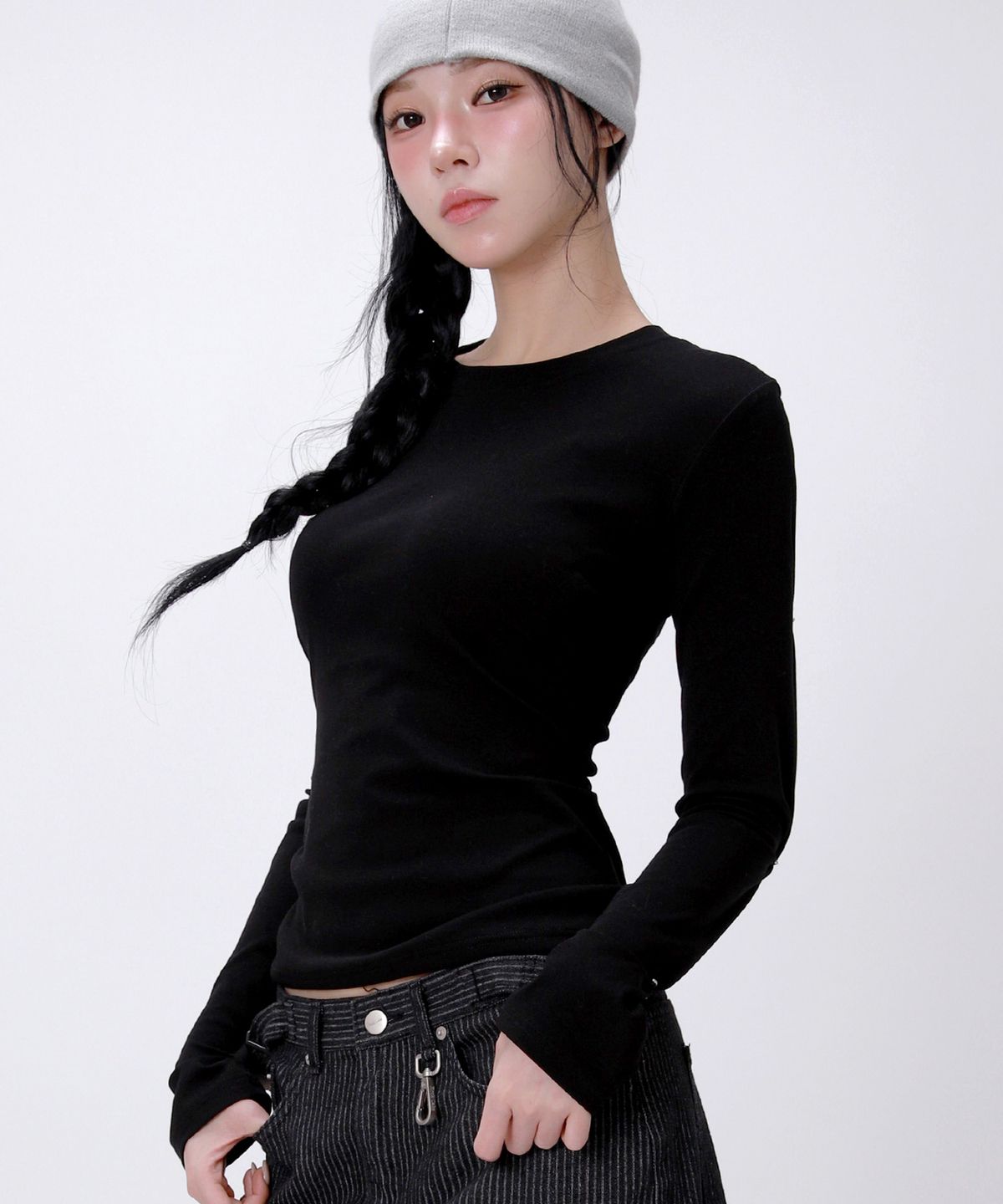 라이크더모스트(LIKE THE MOST) 슬림 베이직 롱슬리브 티셔츠_블랙